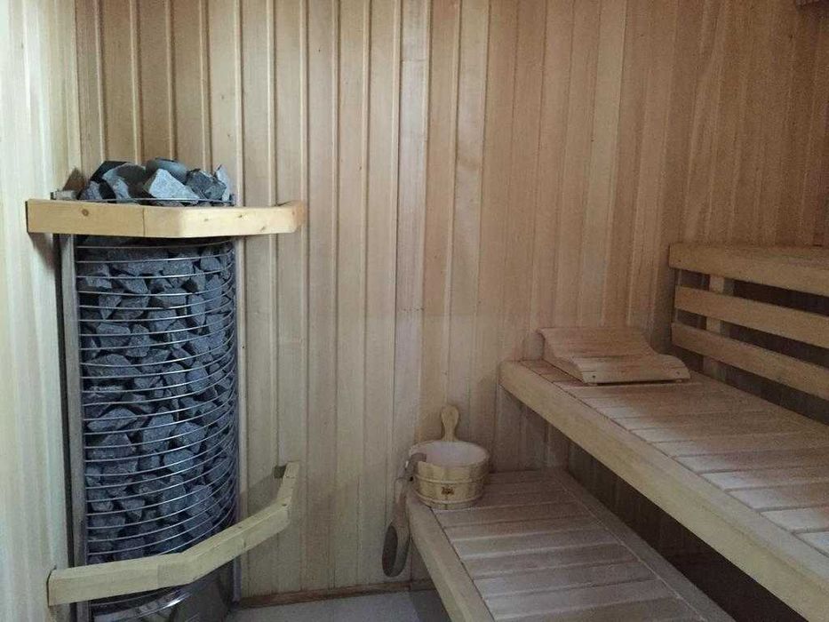 Дом 950кв. ,VIP уровня,на берегу озера, 7 спален.Бассейн с подогревом.