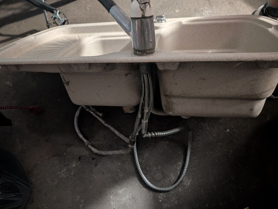 Używany zlewozmywak granitowy dwókomorowy