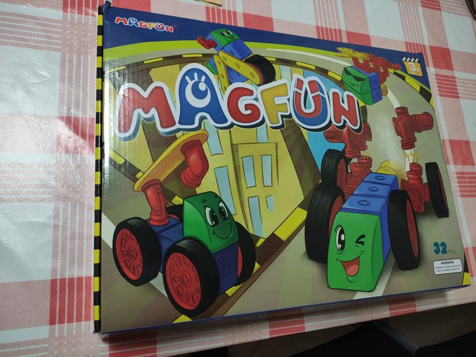 Lego magnético como novo