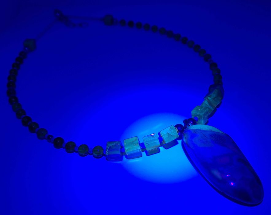 Korale z bursztynu, bursztyn kostka, kula, niebieski bursztyn #735