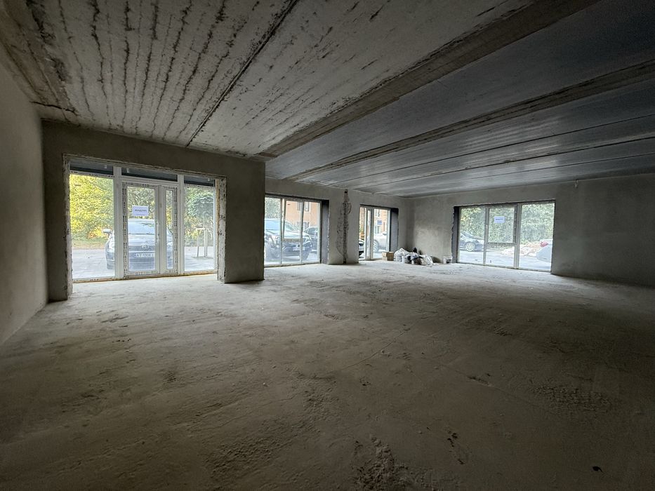 Продається фасадне приміщення в центрі Івано - франківська 96м2