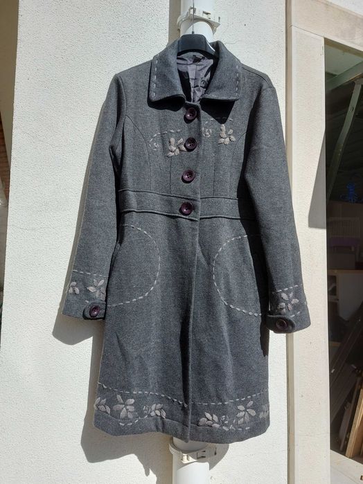 Casaco cinza bordado64729959654659120
