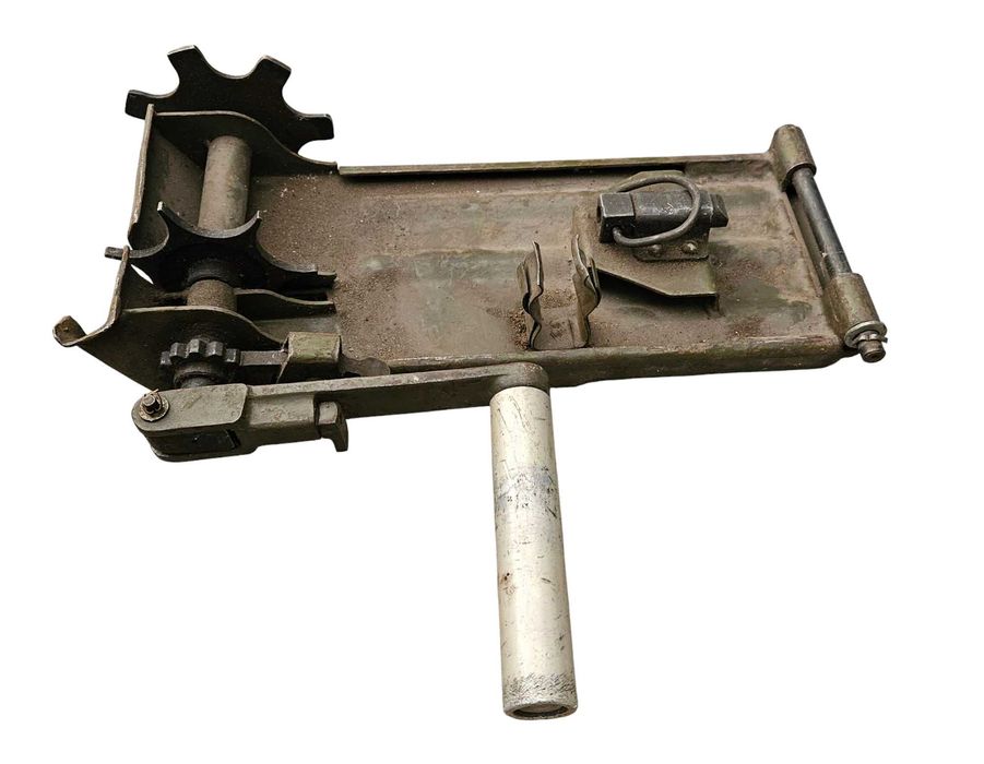 Urządzenie do taśm amunicyjnych wojskowych