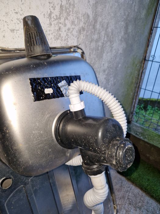 Pia em inox com tubagem incluída