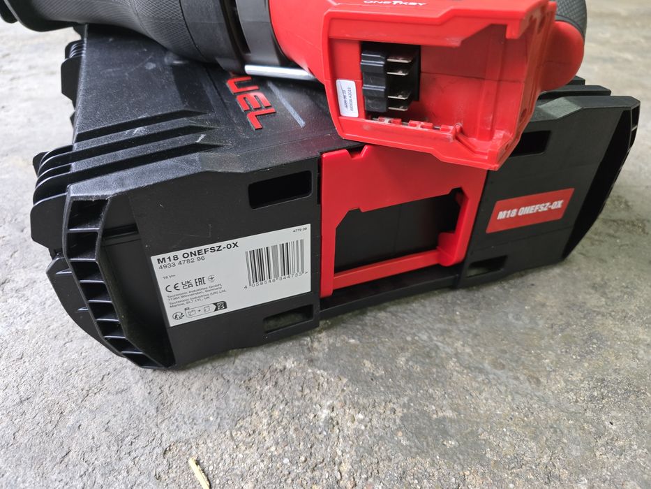 Serra Sabre SAWZALL MILWAUKEE como nova CUSTOU 390e