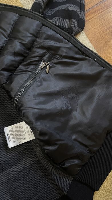 Casaco Burberry Preto acolchoado L – muito bom estado