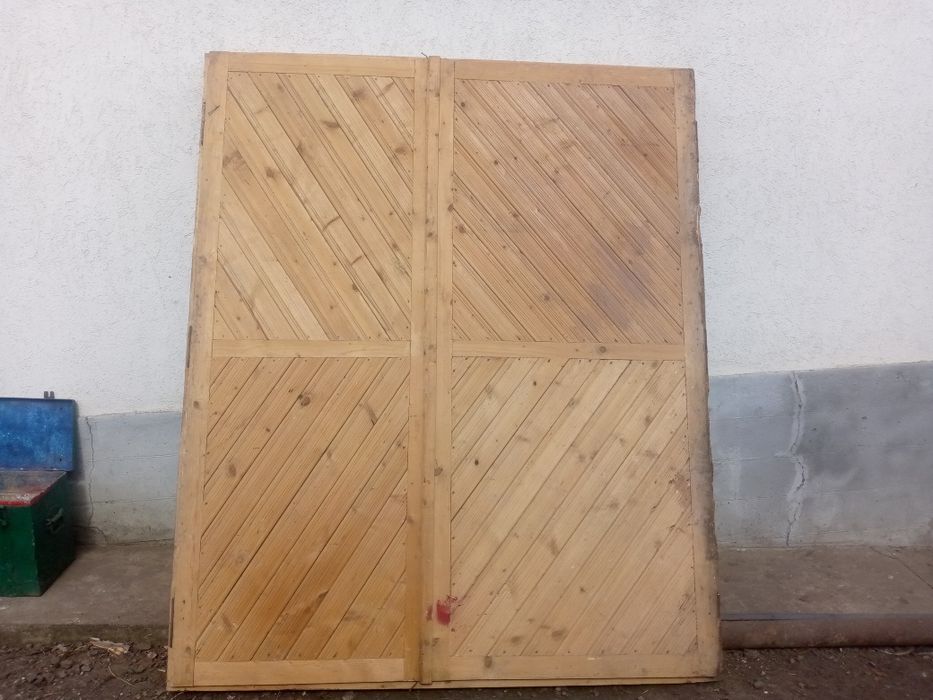 Продам двері великі 1.90на 2.30