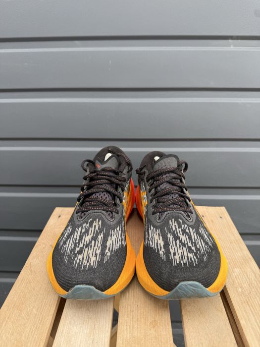 Кросівки asics novablast 42,5