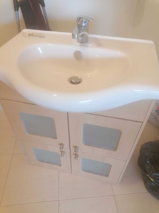 Vendo movel de casa de banho