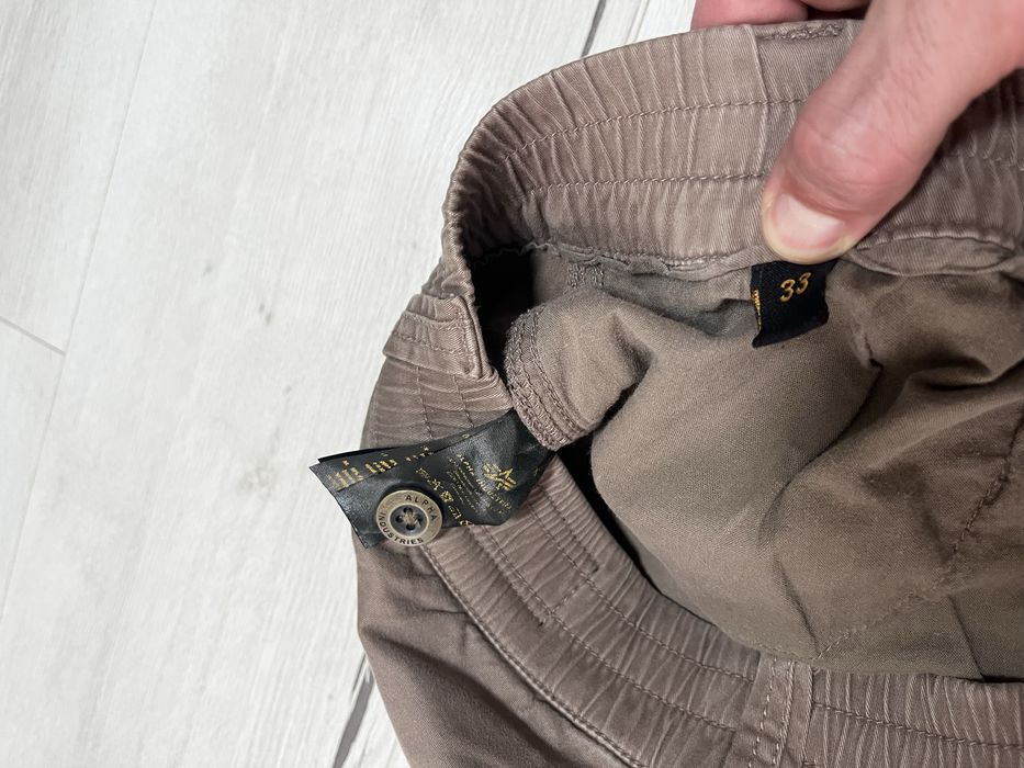 Карго Шиани Alpha Industries AIRMAN - Cargo trousers - taupe