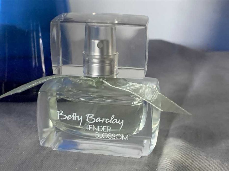Betty Barclay Tender Blosso 20ml  Raro   inspirado do flores   Novo