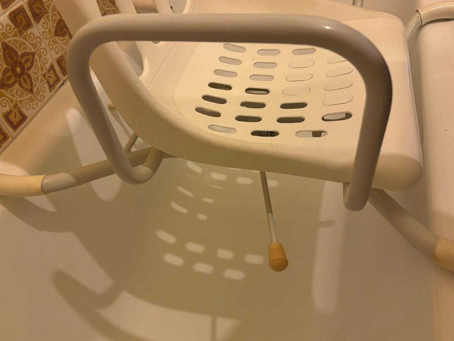 Cadeira Giratória para Banheira