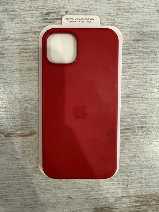 Чехол на iPhone 13