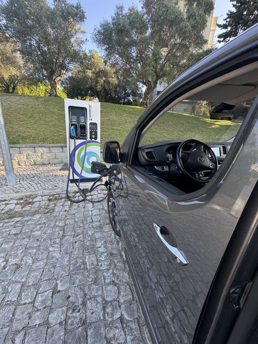Opel vivaro eletrica 52 mil km