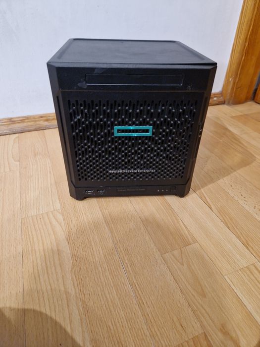 сервер MicroServer Gen10 Hewlett-Packard Стан гарний