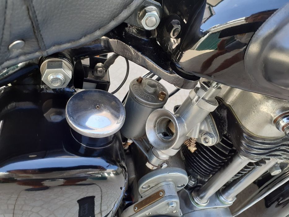 Ariel XG 350cc. Militar de 1943, restaurada e impecável.