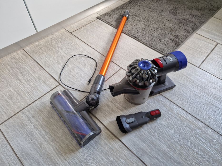 Пилосос dyson v8