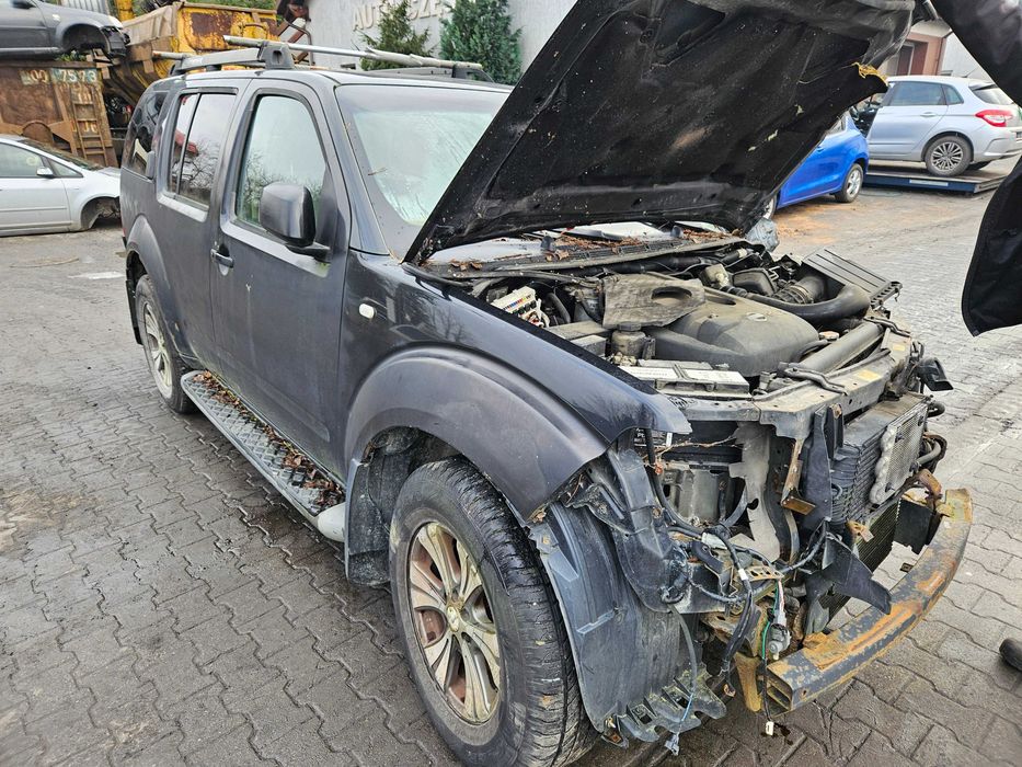 NISSAN PATHFINDER 2005 rok, 2,5 dci, Na części