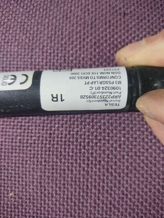Натяжитель ремня (пиропатрон) Tesla M3/Y не стріляний (правий)