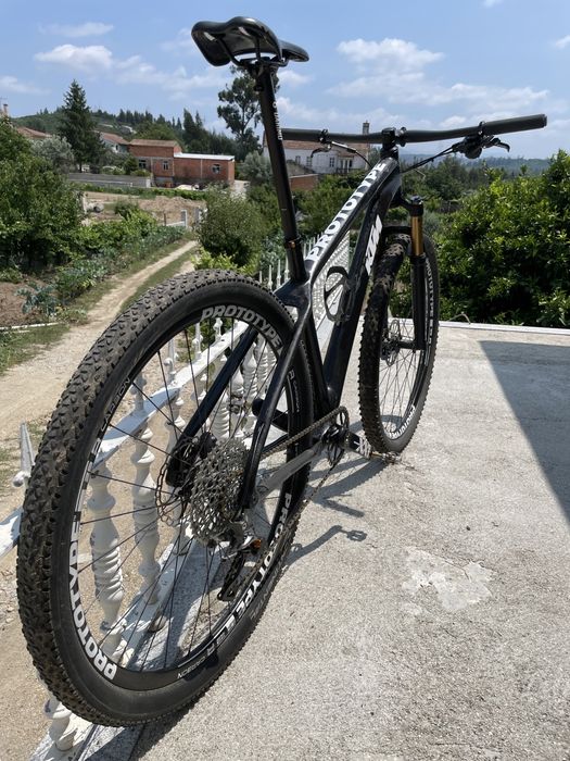 KTM Myroon 29 LTD ONIX Tam. L 7,825Kg