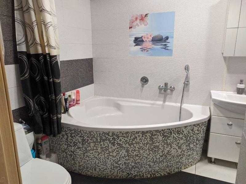 3 кімн. с кап. ремонтом. Метро 5 хвилин. 36500 дол