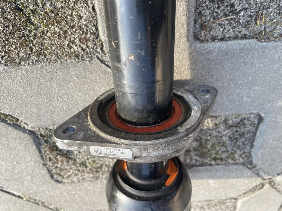 Підвісний підшипник Мерседес GLA 250