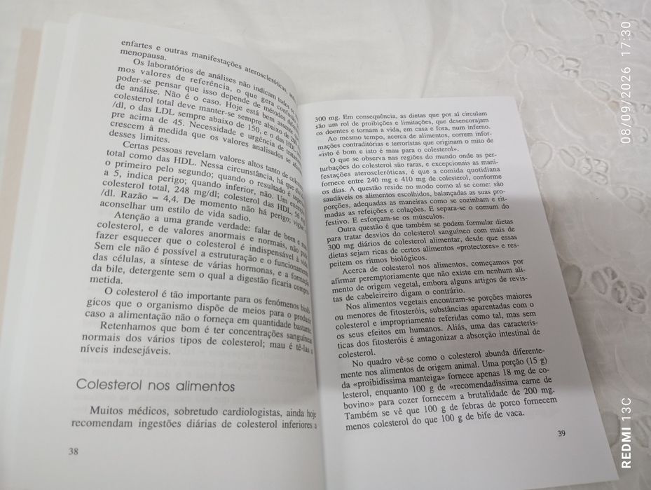 Livro " Bem comidos e bem bebidos"