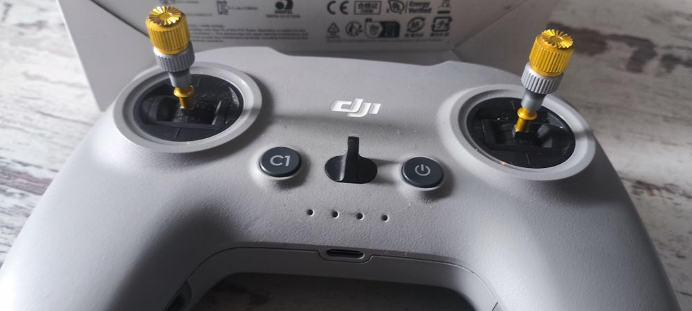 Kontroler lotu dji