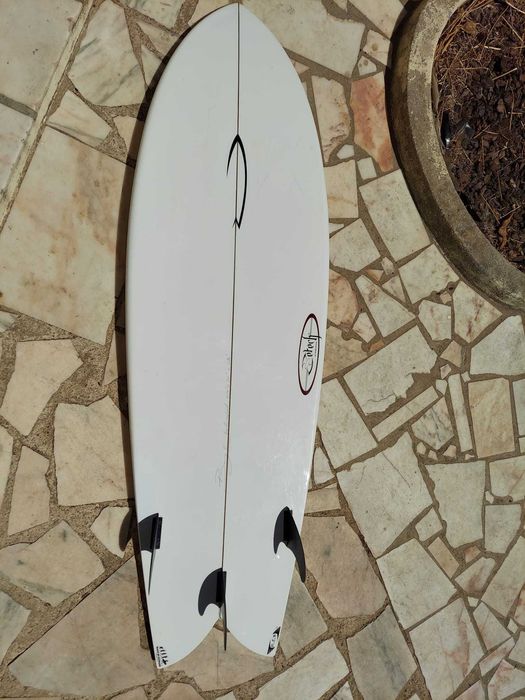 prancha de surf 5'10 de epoxy + deck