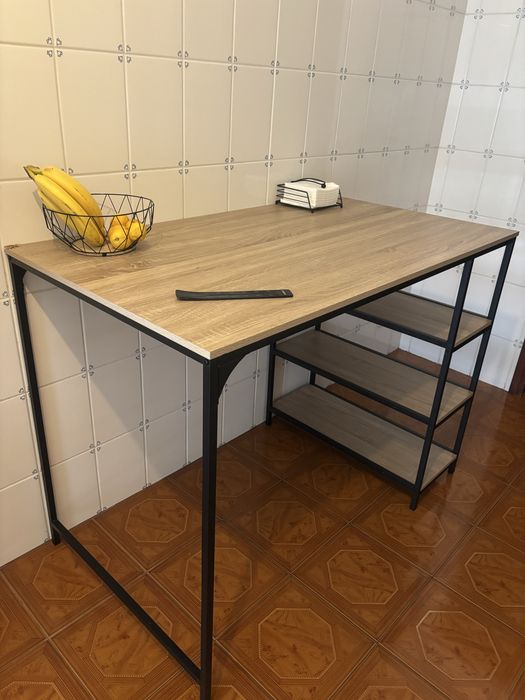 Conjunto ilha ( mesa/bar) e arnario