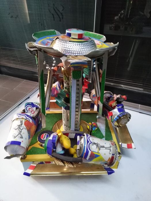 Arte reciclável - carros, motos, carrocel... Etc...