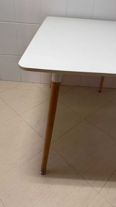 Mesa de Cozinha / Refeições Branca – Estilo Nórdico