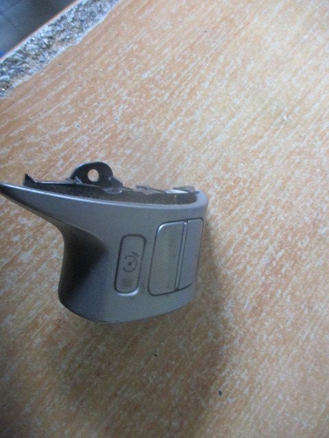 Comando / botão / interruptor multifunções TOYOTA Auris Hatchback (_E1