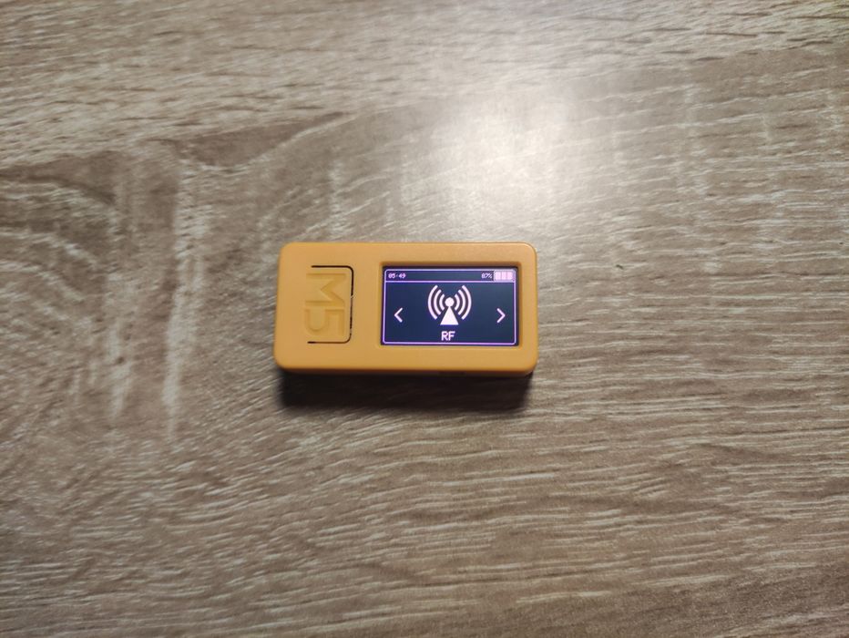 M5STICKPlus2 hacking device