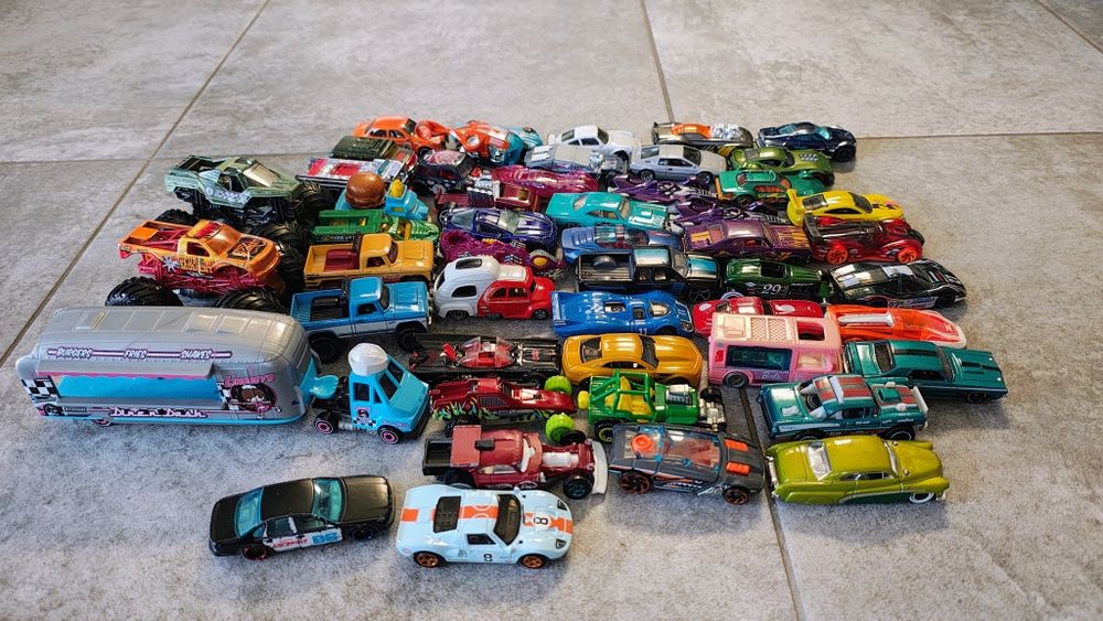 Hot Wheels zestaw kolekcja samochodzików 50 szt.