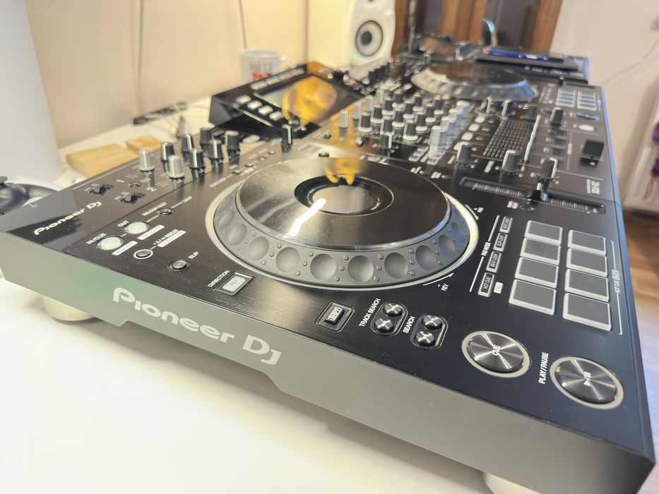 Pioneer XDJ-XZ + dedykowany case MAGMA
