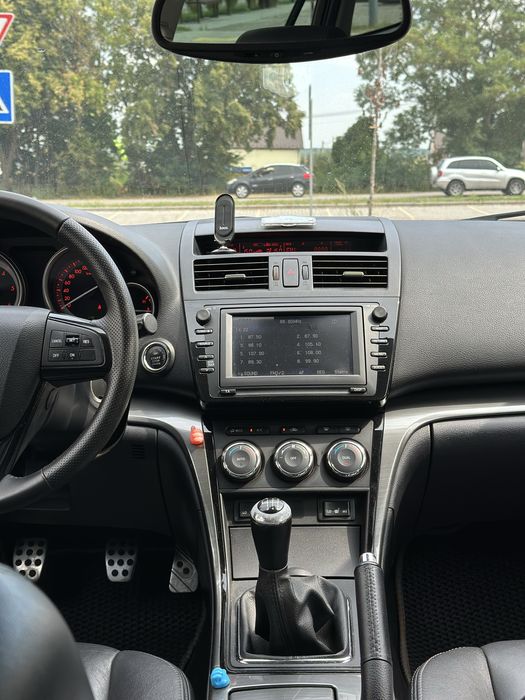 Mazda 6  2-покоління( рестайлінг)2011 рік 2.2 дизель