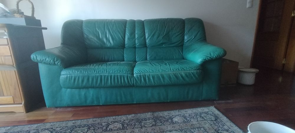 Vendo sofá em pele.
