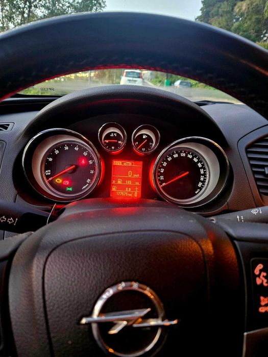 Opel Insignia A 1.4 Turbo 140 cv – 2012 – Nacional – Manutenção Feita