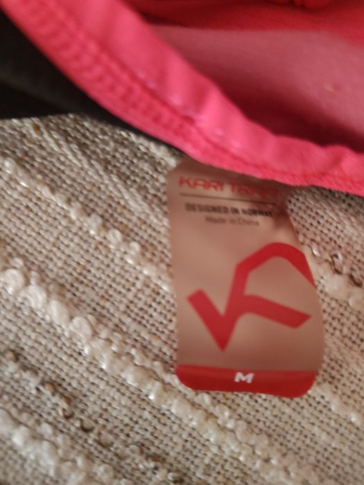 Biustonosz sportowy damski.