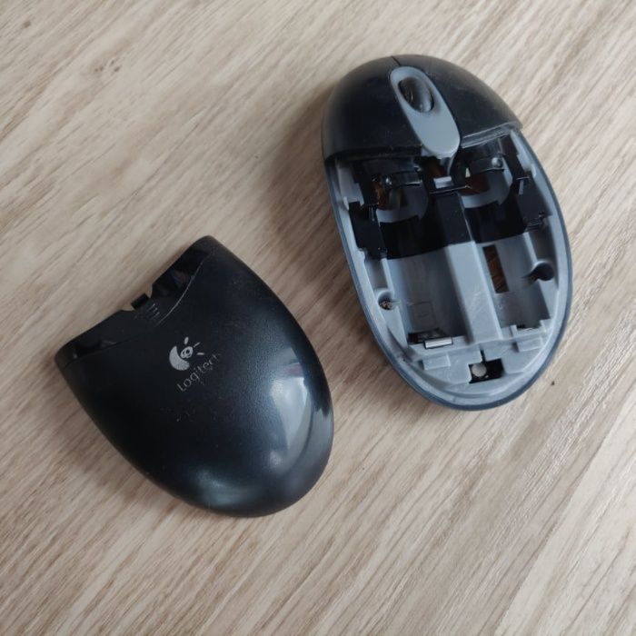 Teclado + Rato sem fios - Logitec Cordeless Desktop EX110