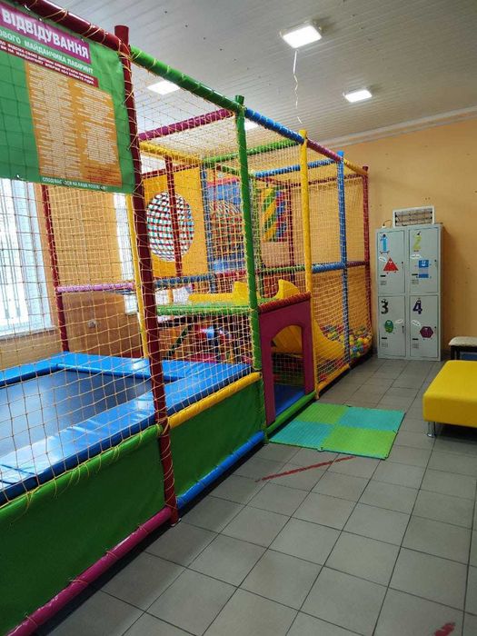 Продам лабіринт з батутом