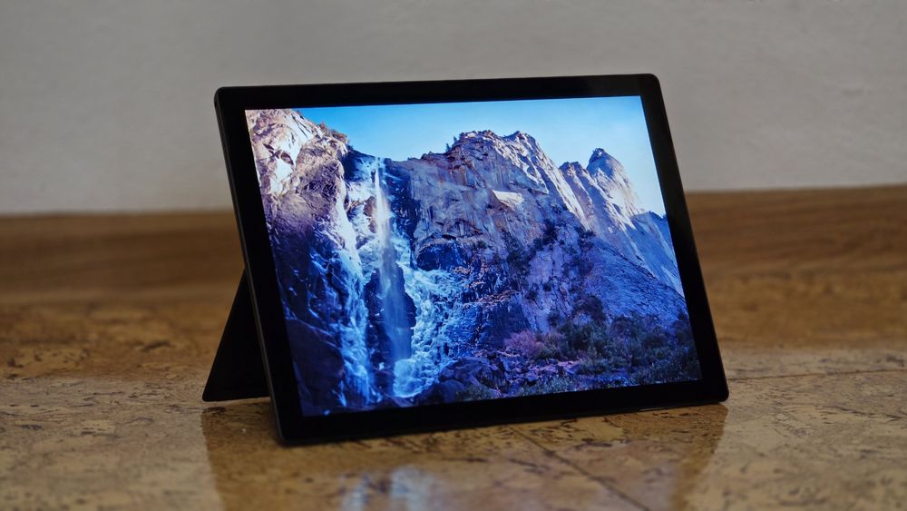 Microsoft Surface Pro 7+/7 plus  w świetnym stanie