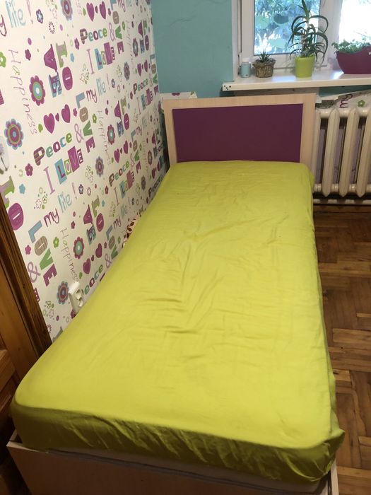 Дитяче ліжко в гарно у стані