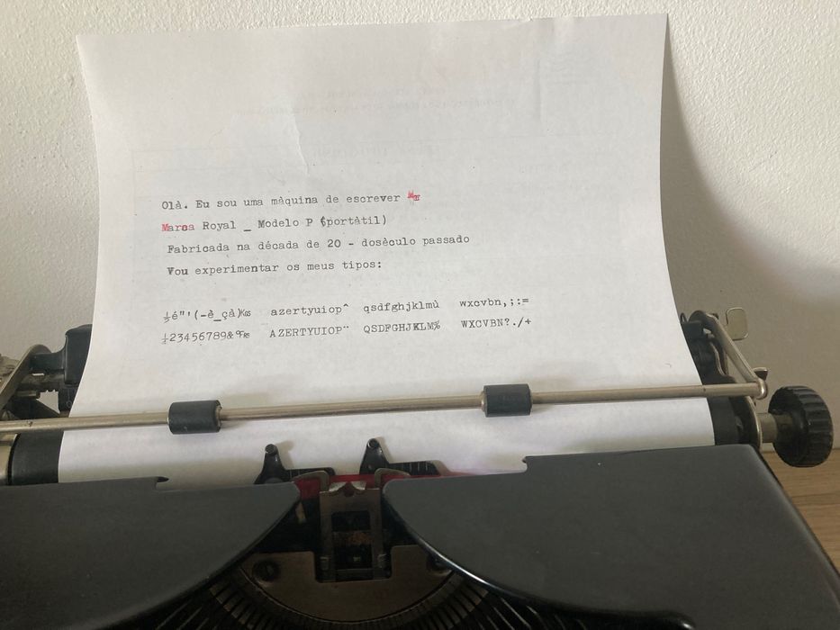 Máquina de escrever  ***  Royal P