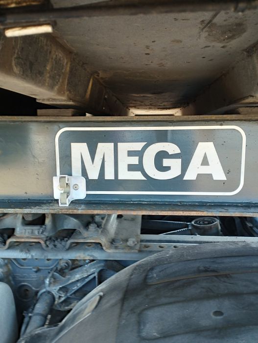 Напівпричі Mega 2007 року intrax