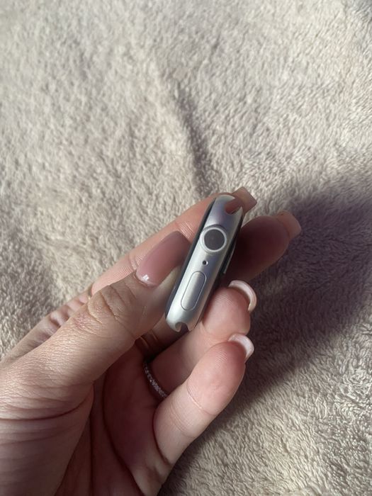 Продам Apple Watch 7