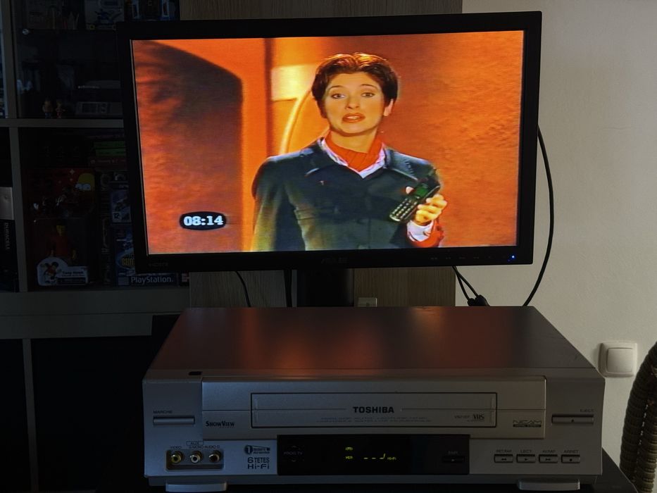 Leitor/Gravador VHS TOSHIBA