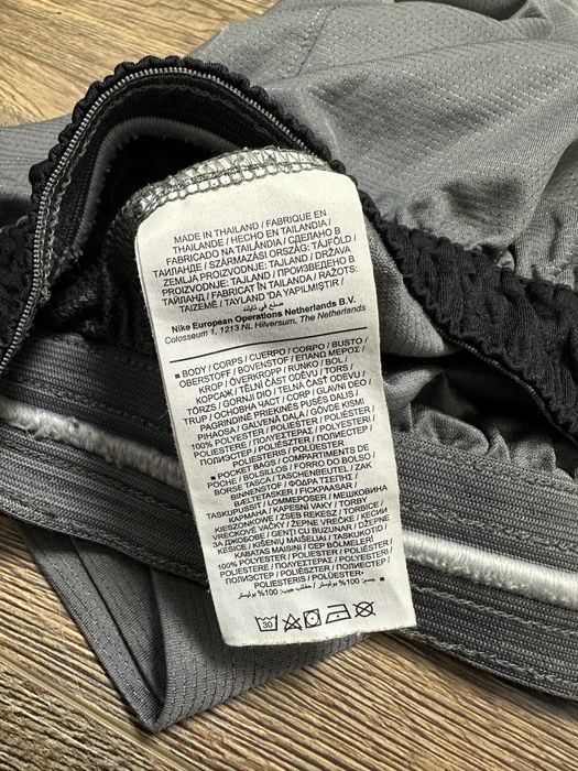 spodenki nike big swoosh