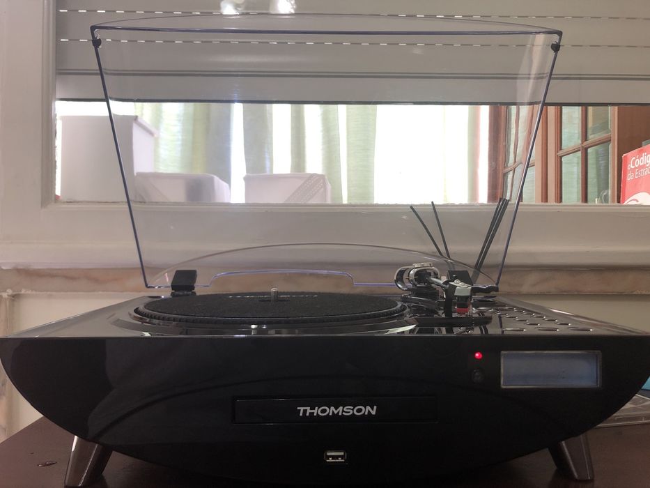 Gira-discos Thomson tt400 com cd,usb,fm